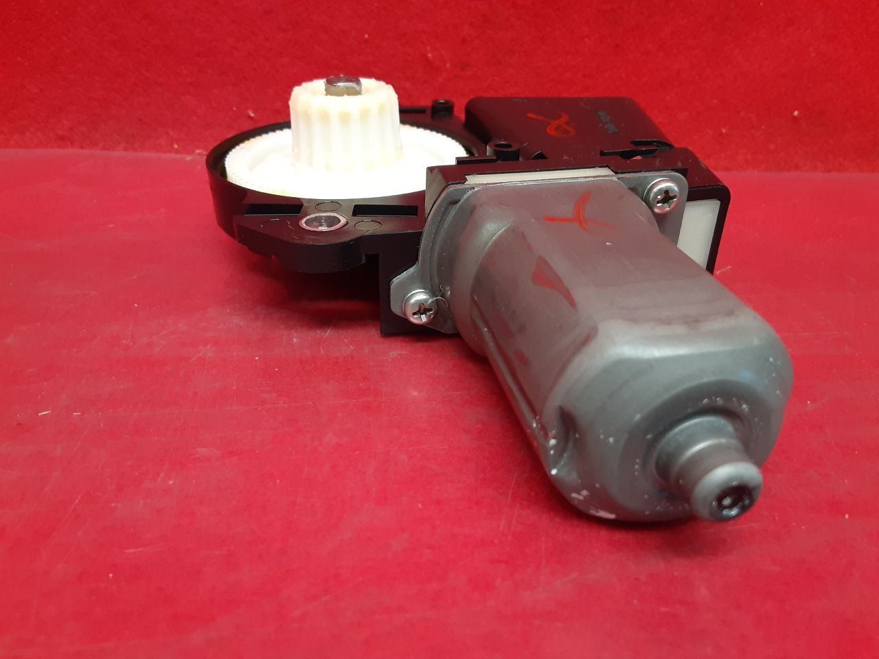 2015 - 2019 Subaru Legacy & Outback Power Sliding Sunroof Motor