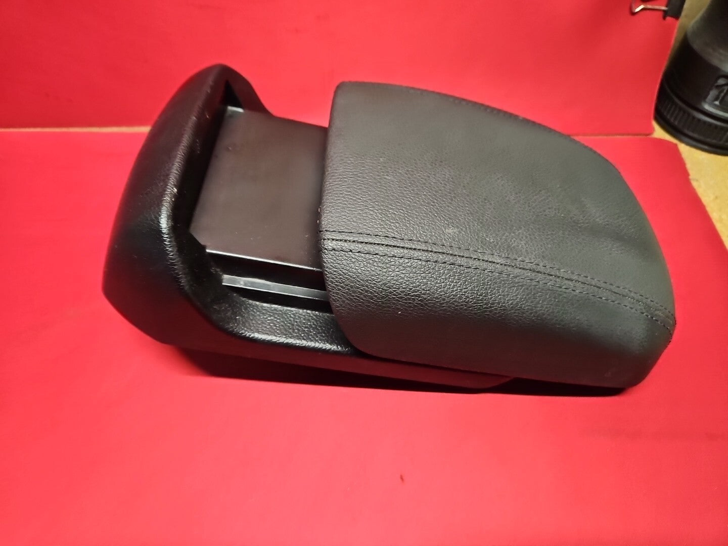 2011 - 2016 Chevy Chevrolet Cruze Sliding Center Console Arm Rest Lid Leather