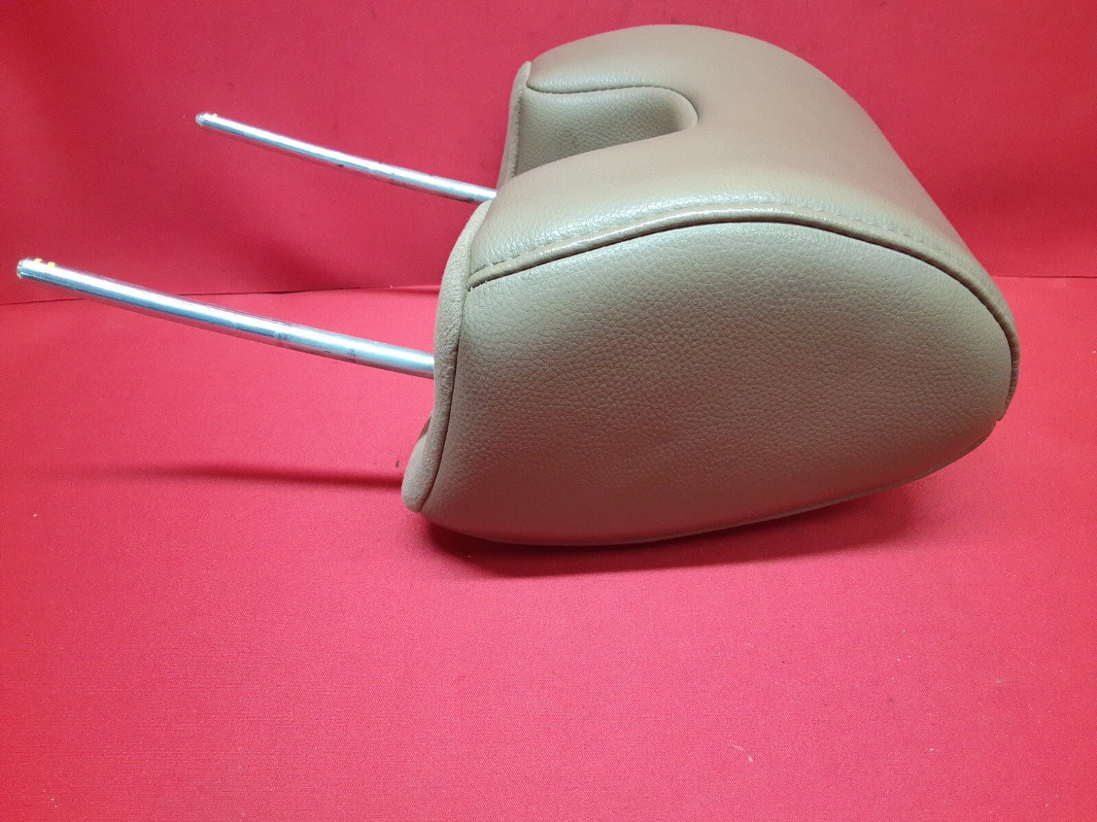 2006 - 2008 Honda Pilot Headrest Seat FRONT DRIVER AND PASSENGER SET