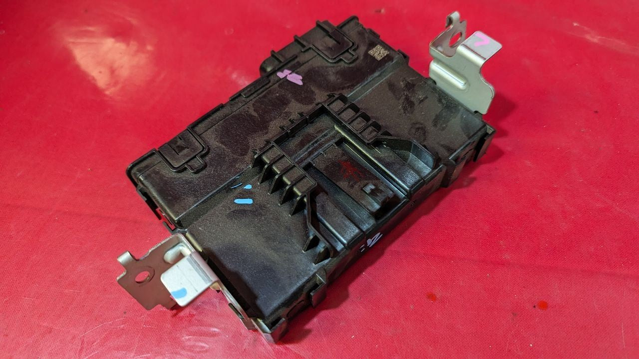 2022 Mitsubishi Outlander / Nissan Rogue Network Gateway Control Module - 26k