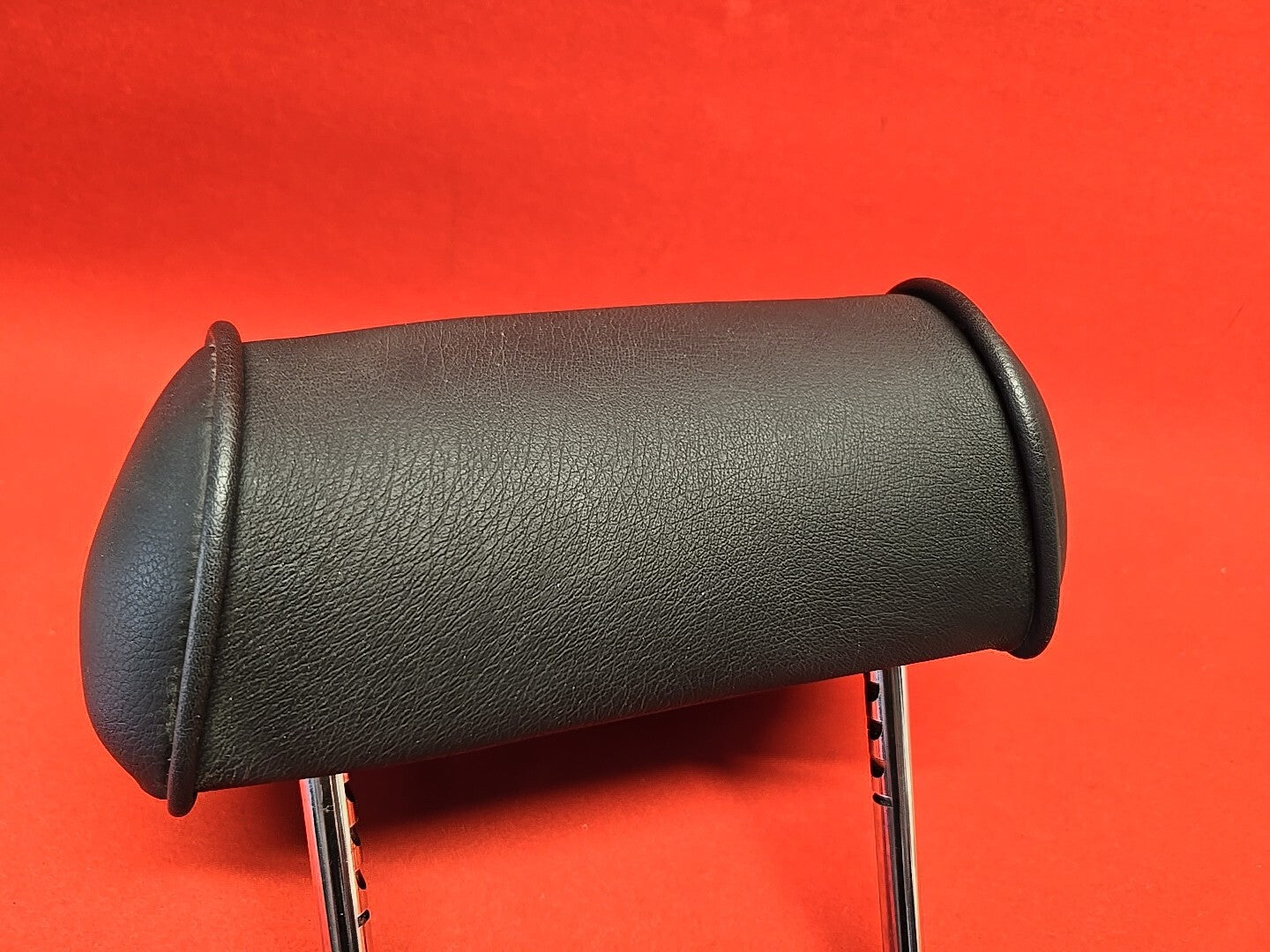 2003 - 2007 Maserati Quattroporte REAR LEFT / RIGHT Headrest Leather 981421500