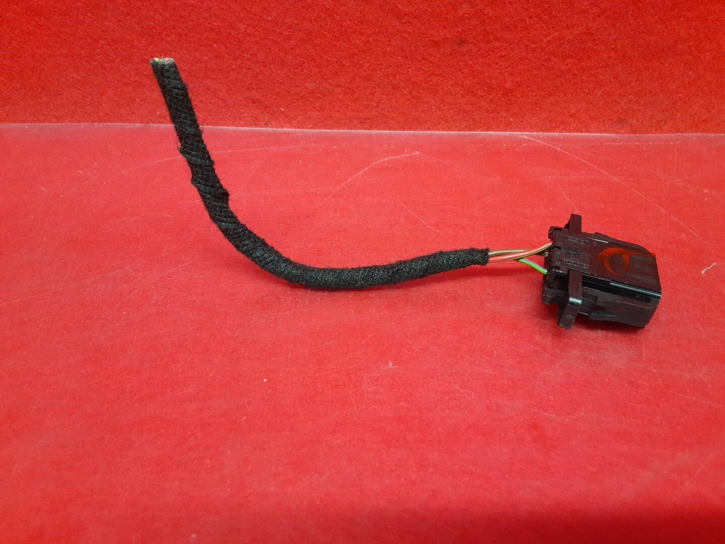 2007 -2008 Audi Q7 6Disc 6 Disc CD Changer 4L0-035-111   PIGTAIL WIRES ONLY
