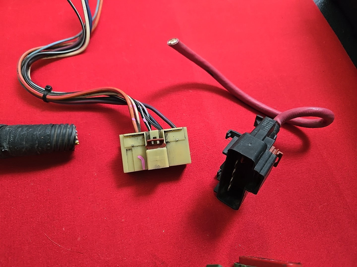 2006 2007 Chrysler Town & Country TIPM Module Fuse Box - PIGTAIL WIRES ONLY