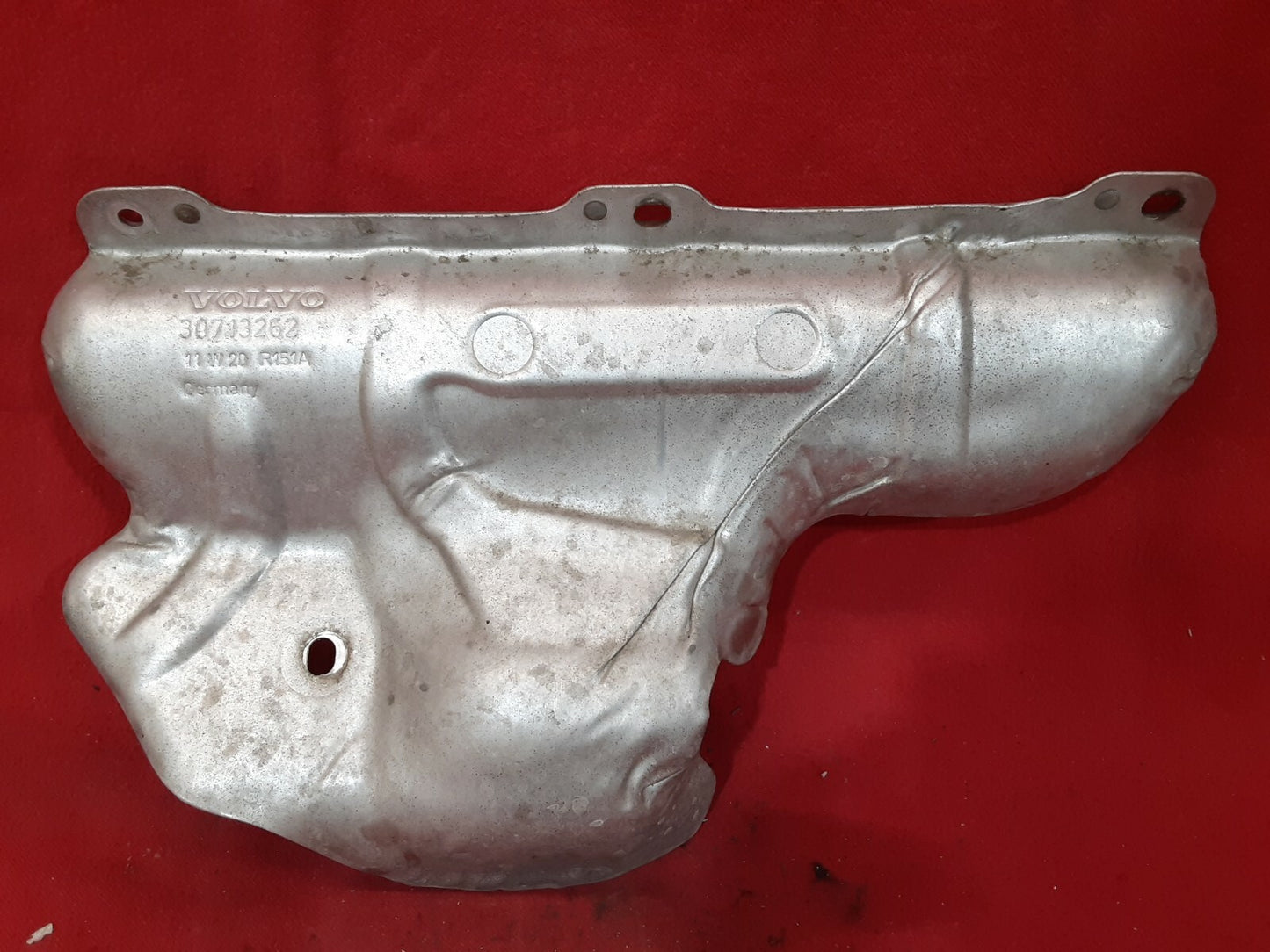 2007 - 2013 Volvo c30 2.5L Turbocharged Exhaust Manifold Shield Cover 30713262