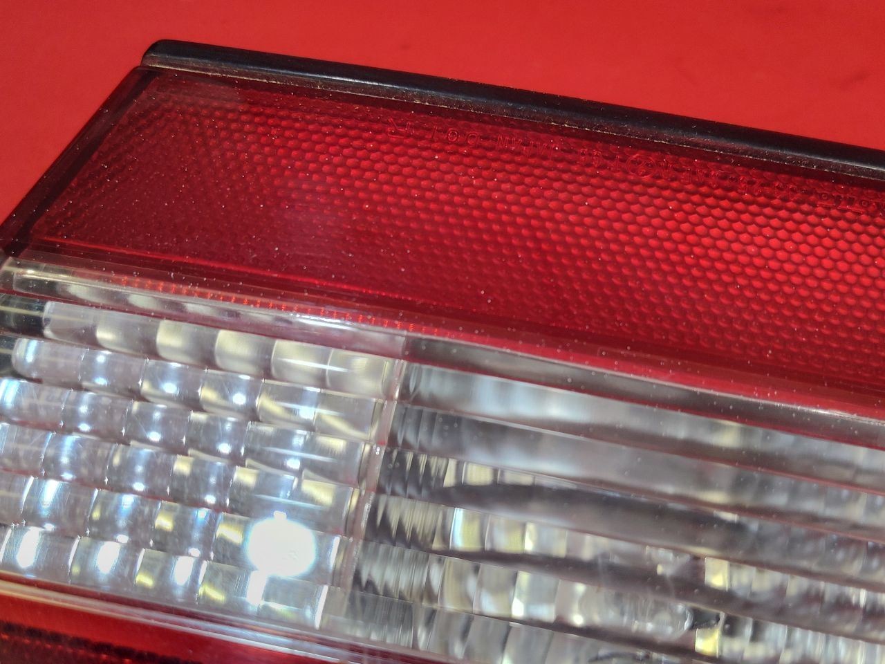 1997-1999 Lexus ES300 RIGHT PASSENGER Deck Trunk Lid Mounted Tail Light Lamp