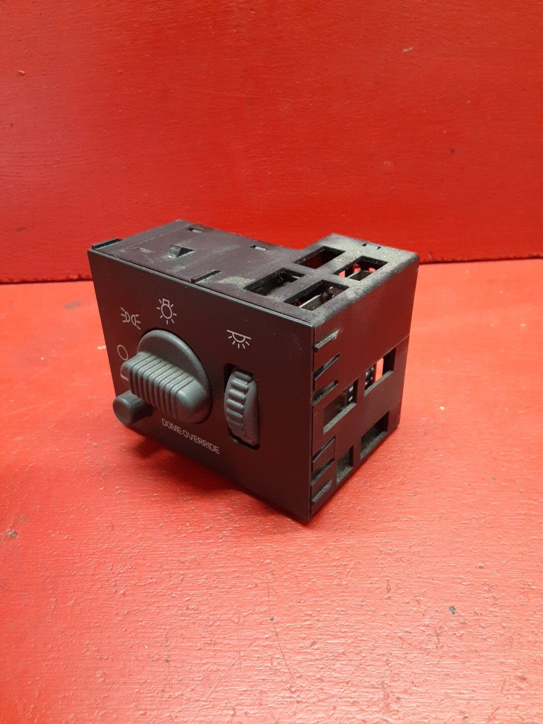 1999-2002 Chevrolet Suburban Headlight Switch Assembly 15755595
