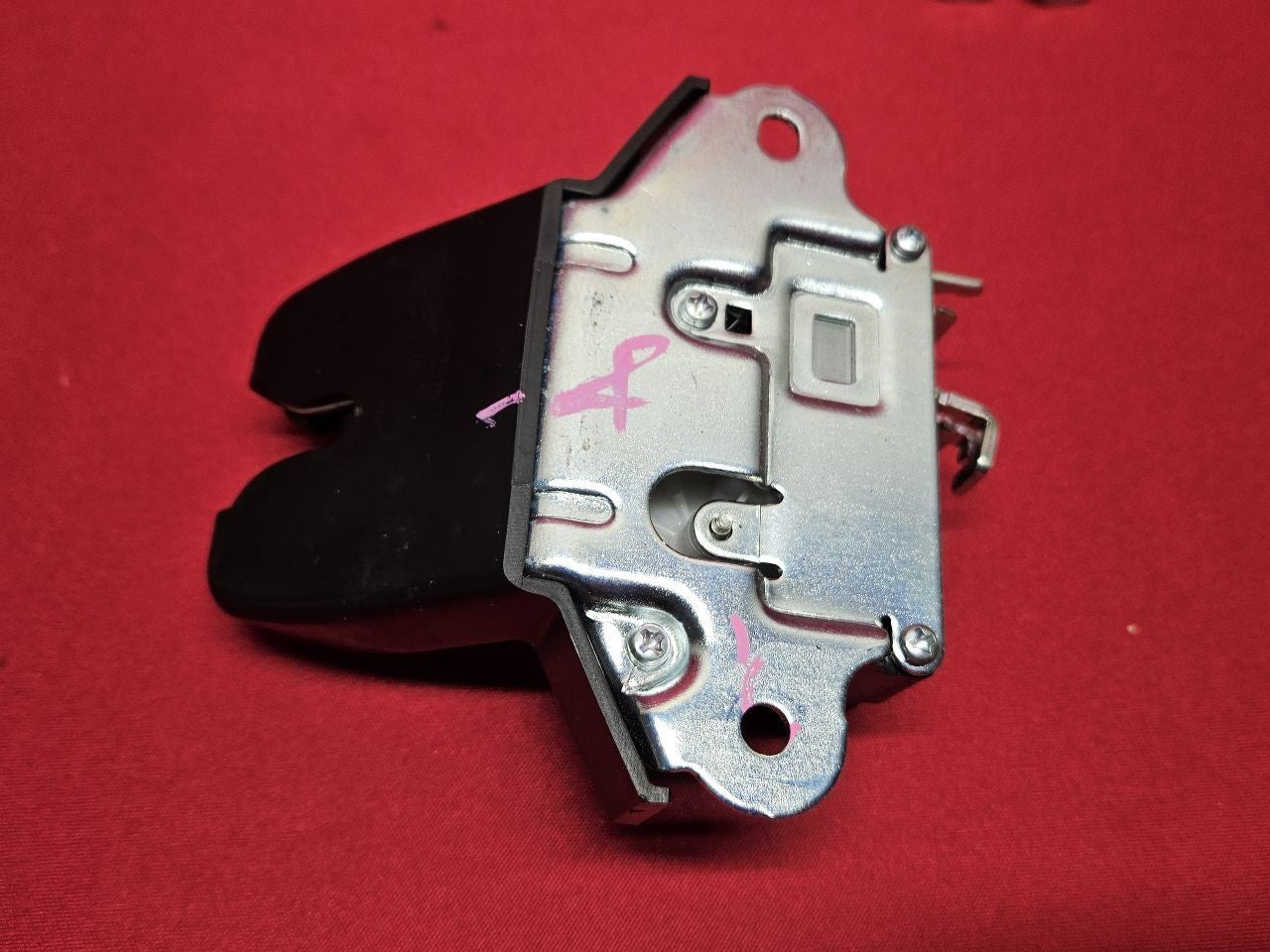 2019-2024 Kia Forte Trunk Deck Lid Latch Lock Actuator Striker Bolts SET 68k