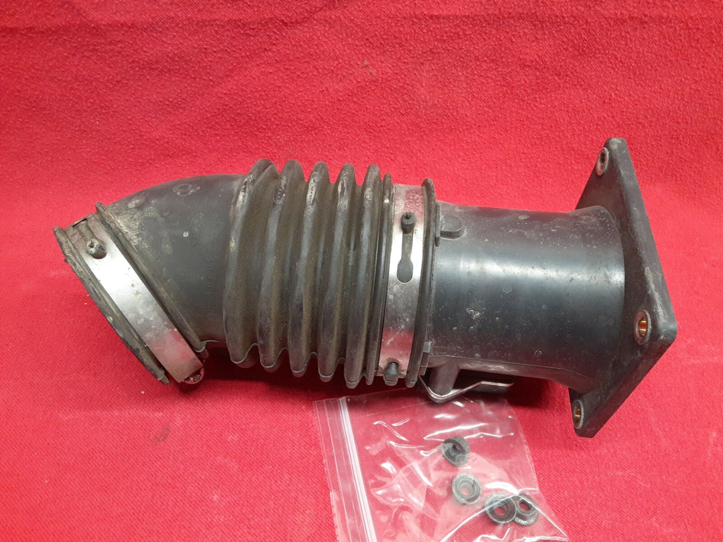2001 - 2007 Ford Escape Mercury Mariner Mass Air Flow MAF Sensor & Outlet Tube