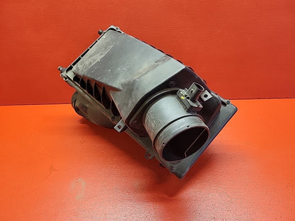 2013-2018 Land Rover Range Rover Right Air Filter Cleaner Box Assembly LR095792