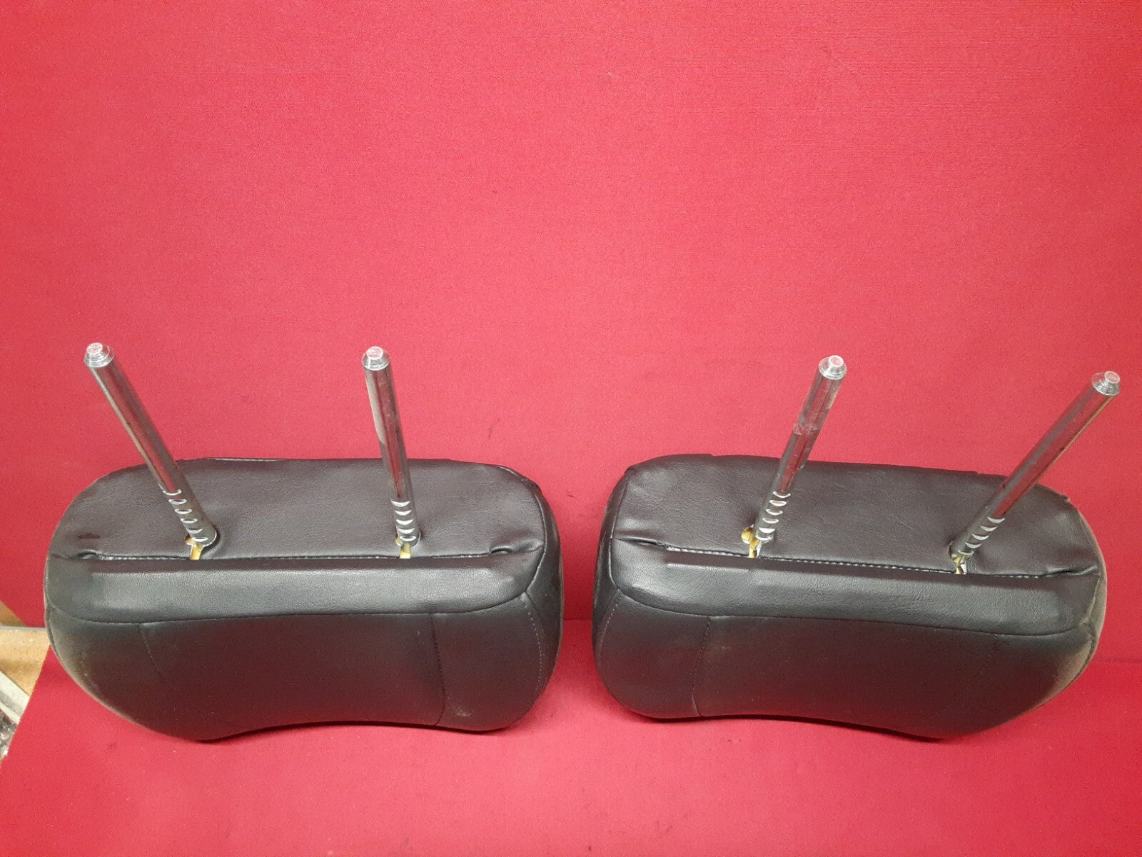 2003 - 2004 Jeep Grand Cherokee WJ Front Head Rest Set Black leather XZ841DVAA