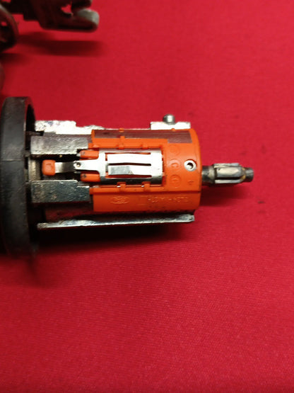 2004 2005 2006 2007 Ford Freestar - Ignition Lock Cylinder W/ Key & Door Tumbler