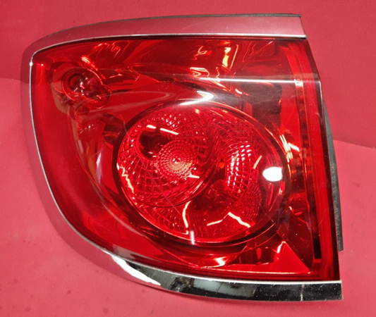 2008 - 2012 Buick Enclave LEFT DRIVER Outer Tail Light Lamp on Body 25954941