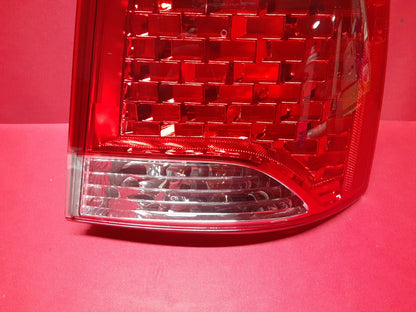 2011 - 2013 Kia Sorento RIGHT Tail Light Lamp on Body HALOGEN 92402-1U000