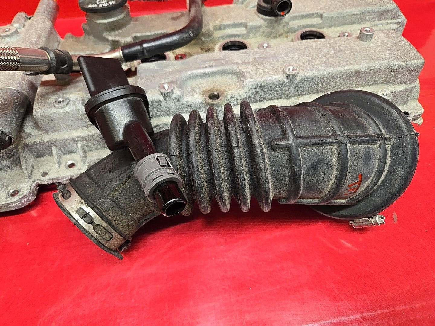 2013 - 2023 GMC Chevy Buick Cadillac L4 Camshaft Rocker Valve Cover 25201395