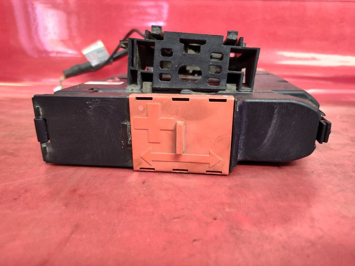 2006-2017 Mercedes Benz FRONT Prefuse Fuse Box Junction Block Battery Terminal