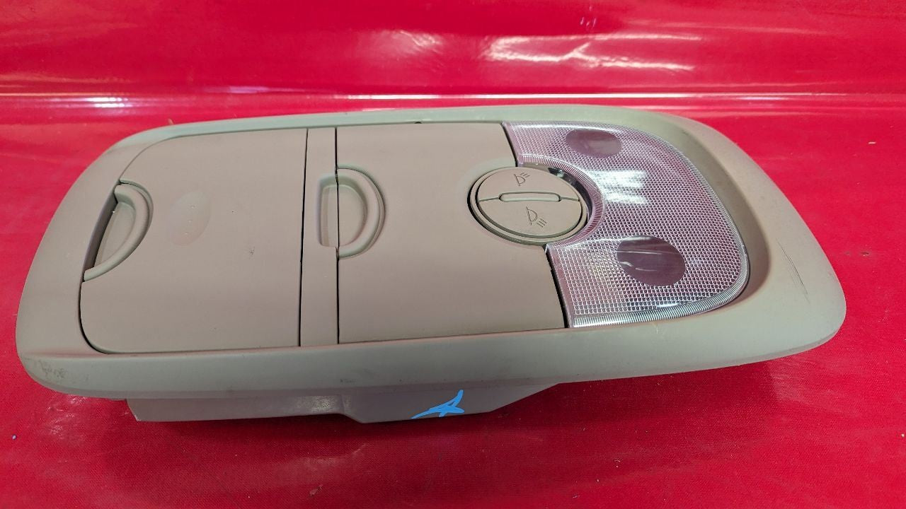 2007-2009 Kia Sorento Upper Dome Light Sunglass Compartment Map Console Beige
