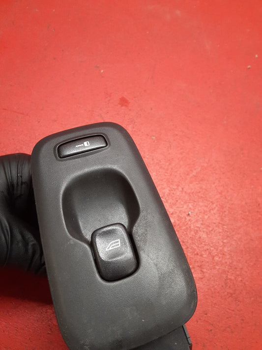 2001-2007 VOLVO XC90 Front Right Passenger Window Switch 1345303