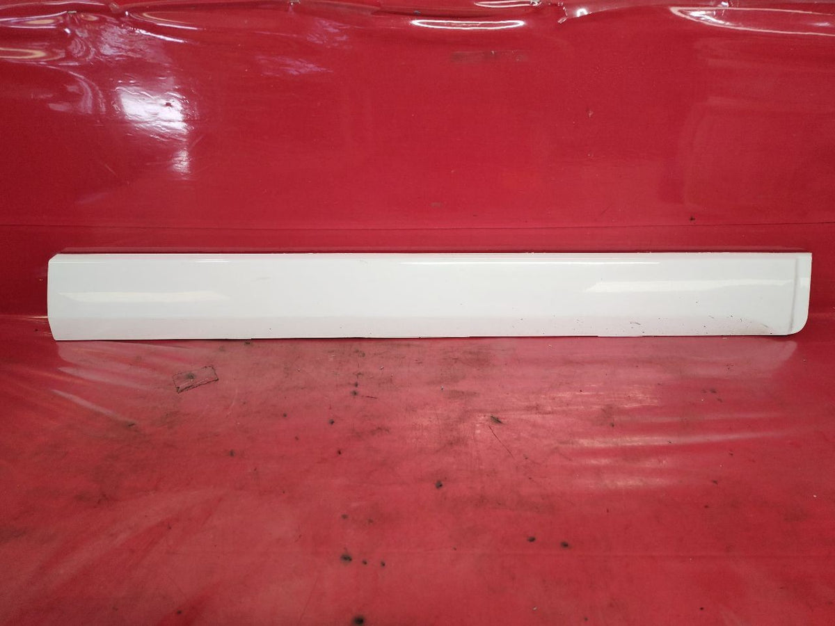2012-2015 Captiva 08-10 Saturn Vue FRONT RIGHT PASSENGER Door Molding GBU / 703S