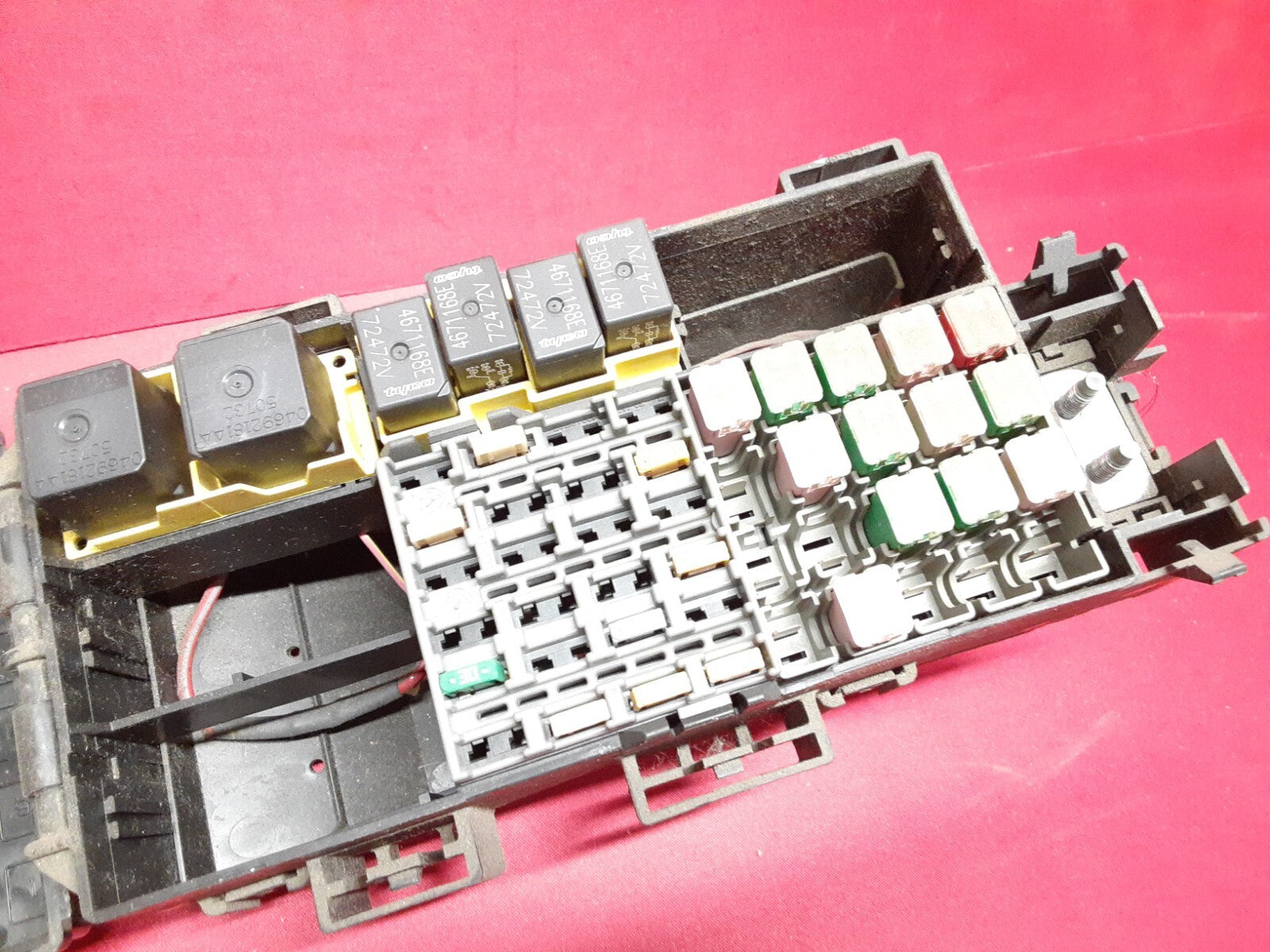 2008 Jeep Commander Grand Cherokee 3.7L V6 Engine Fuse Box Junction Block