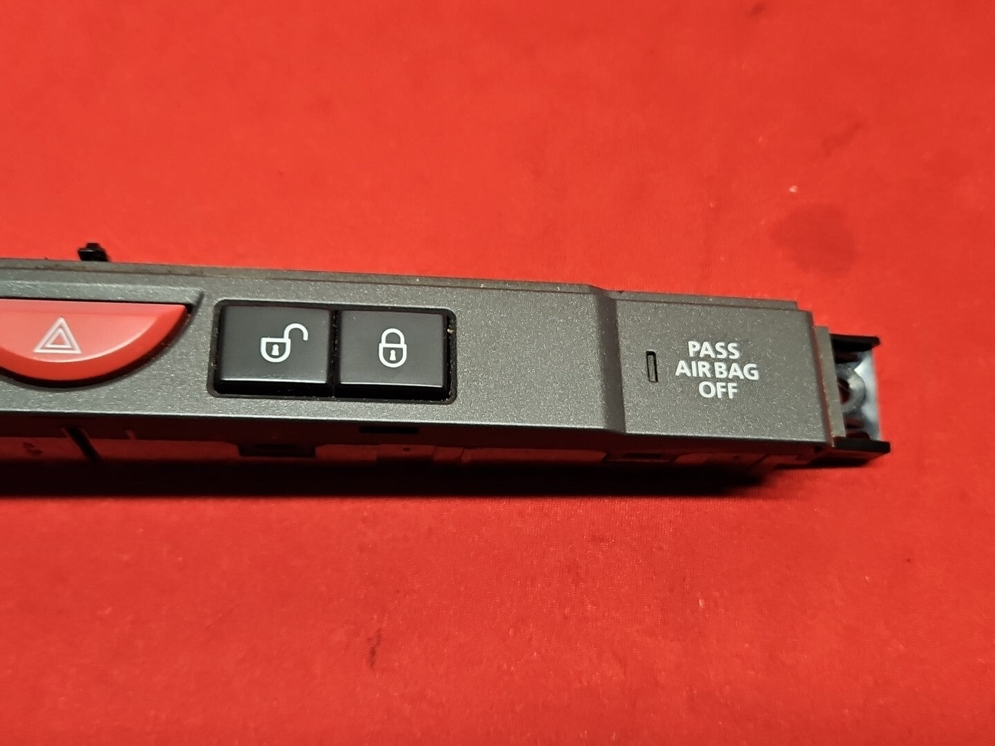 06 - 08 Land Rover Range Rover Sport HSE Dash Hazard / Door Lock Switch Panel