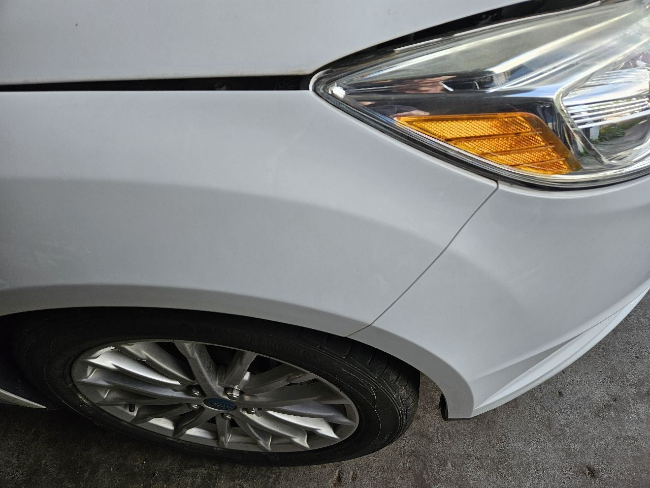 2012-2018 Ford Focus / EV - RIGHT PASSENGER Fender YZ / PNYW30 Oxford White