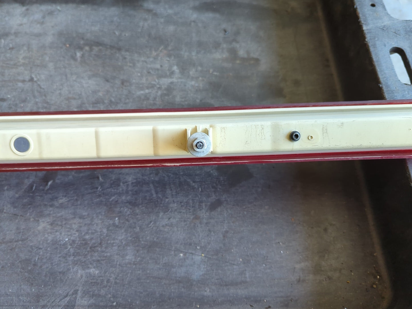 2007 - 2014 Escalade - Third 3rd High Mount Brake Light - READ NOTES - 25779085