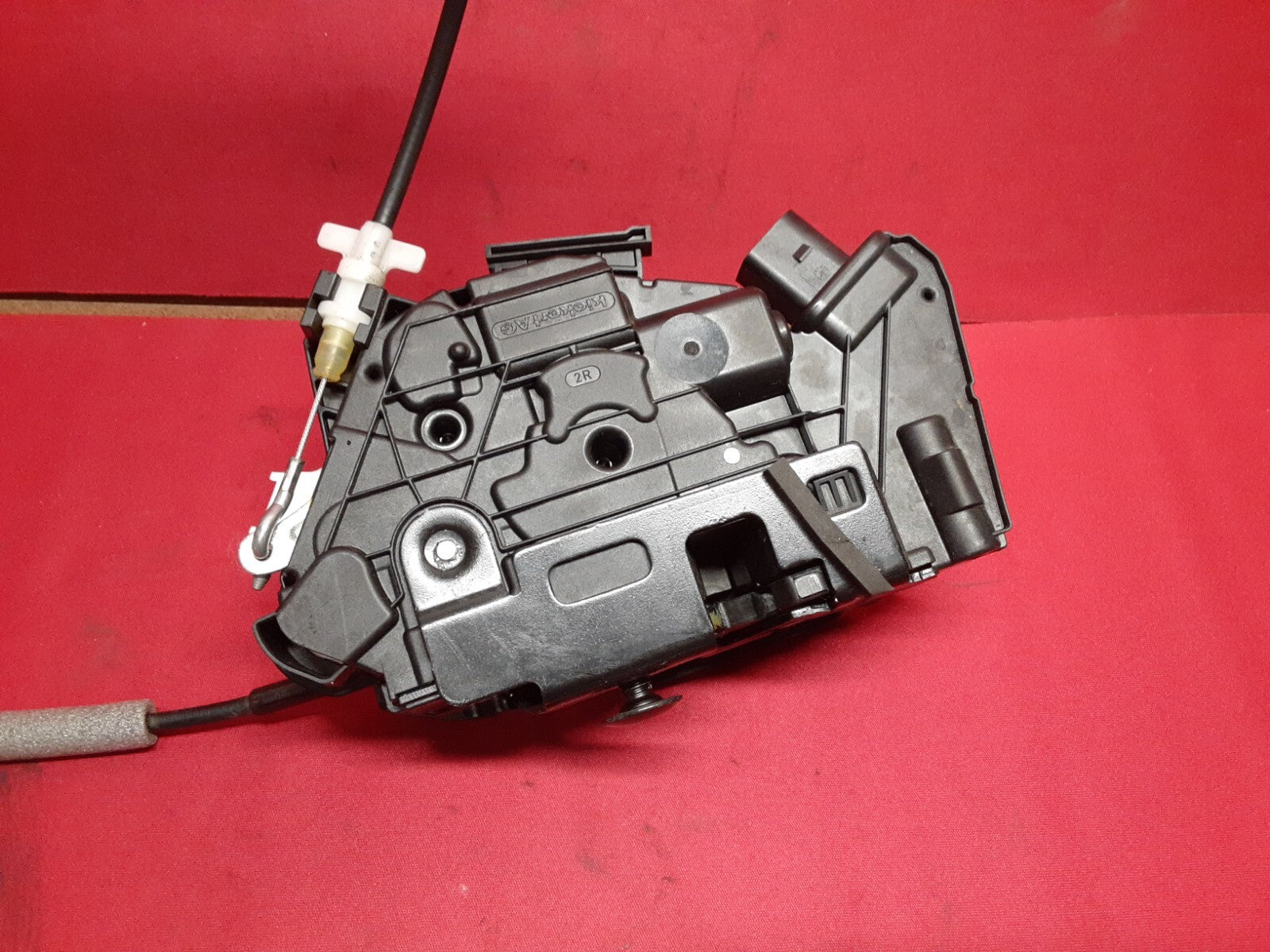 2009 - 2012 VW Tiguan / CC FRONT RIGHT PASSENGER Door Latch Lock Actuator