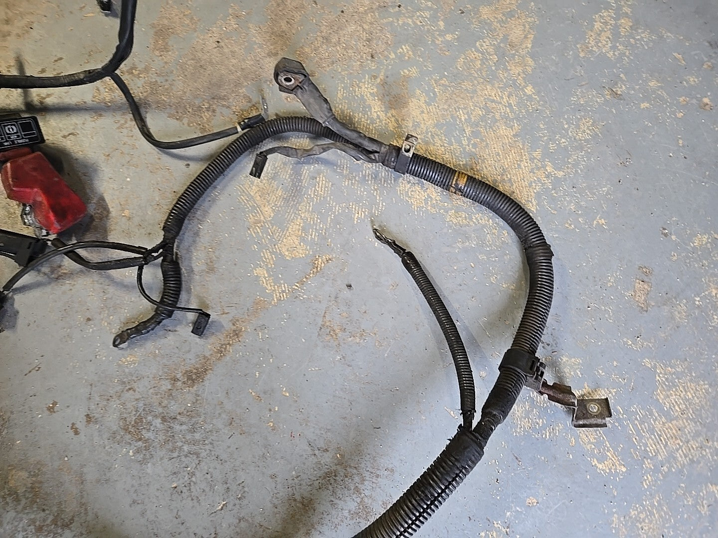 2001 Mitsubishi Montero LIMITED / XLS Positive Battery Cable Harness to Junction