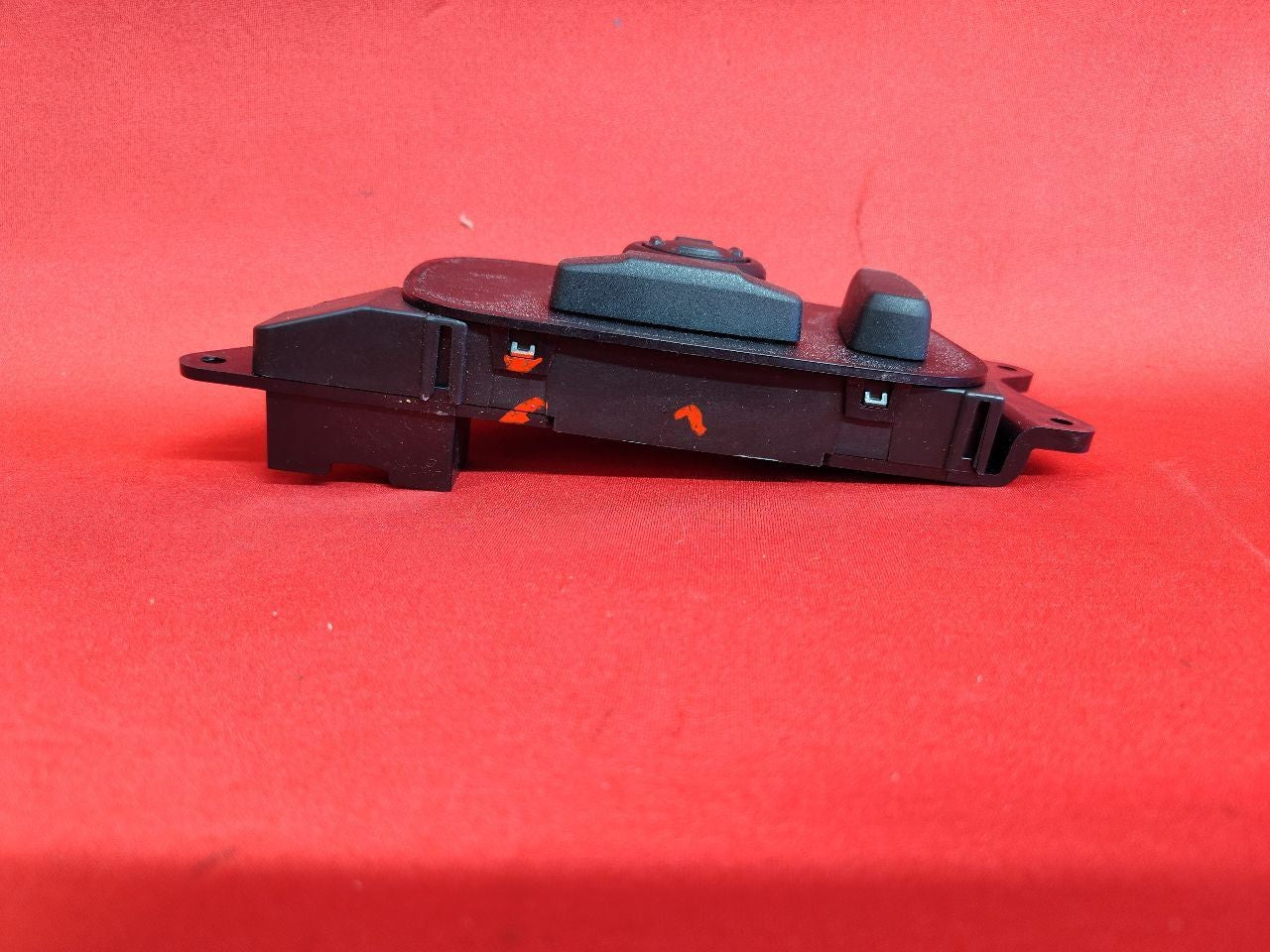 2016-2019 Range Rover Evoque 18-22 Velar FRONT LEFT DRIVER Seat Switch 8-way