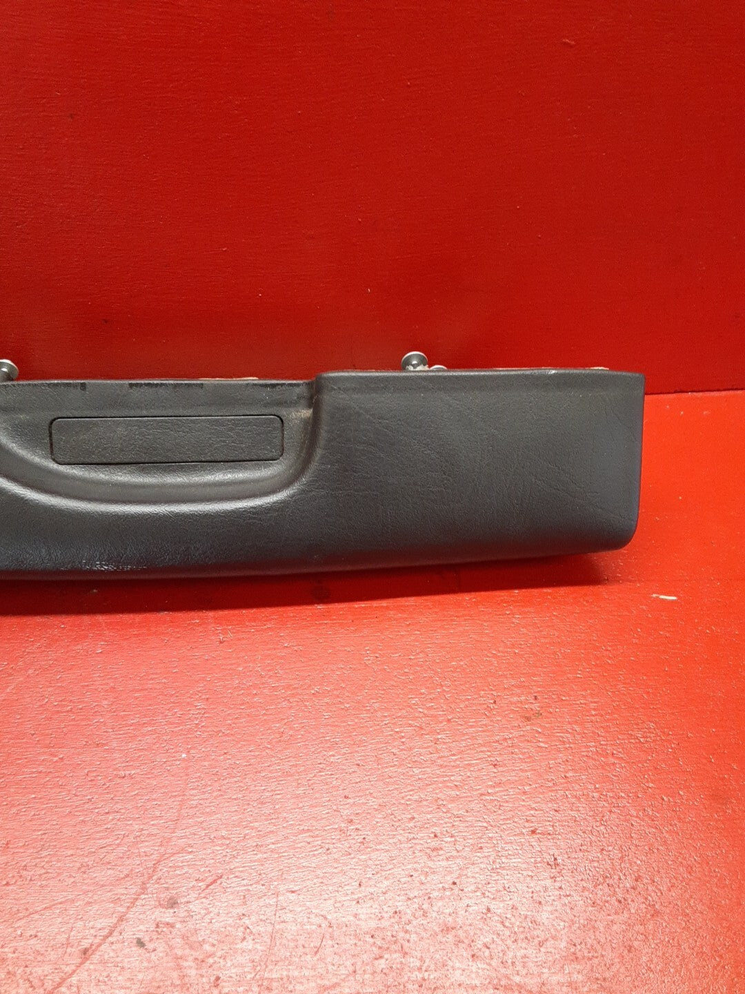 2005 2006 Chevrolet Trailblazer Right Rear Armrest W/ Window Switch 15109970