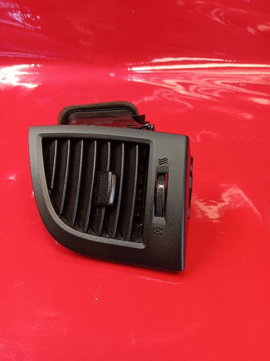2013-2016 Hyundai Genesis Coupe RIGHT PASSENGER Outer Dash Panel Air Vent