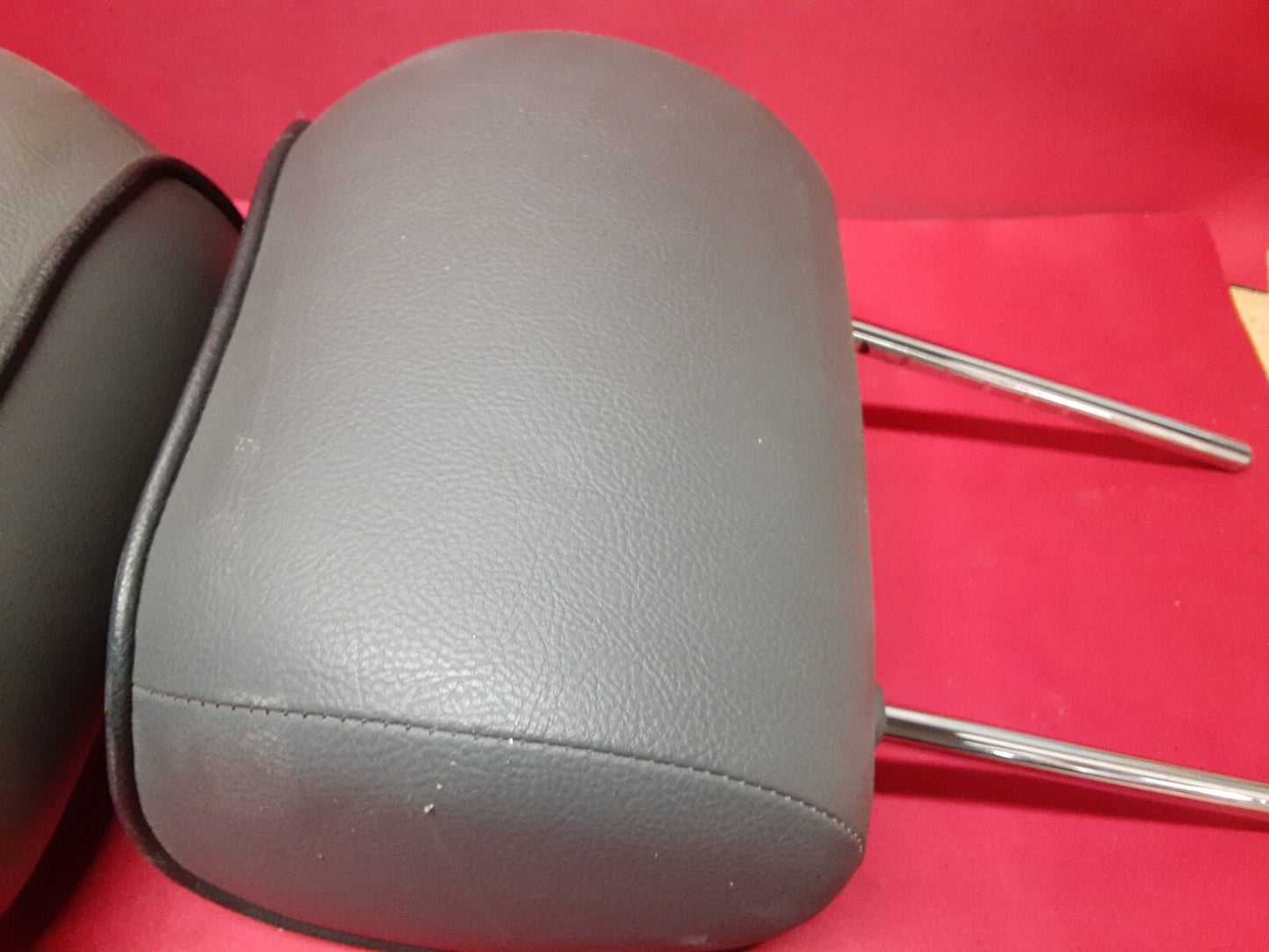 2003 - 2006 Land Range Rover HSE REAR Left Right Headrest Set of 2 Leather