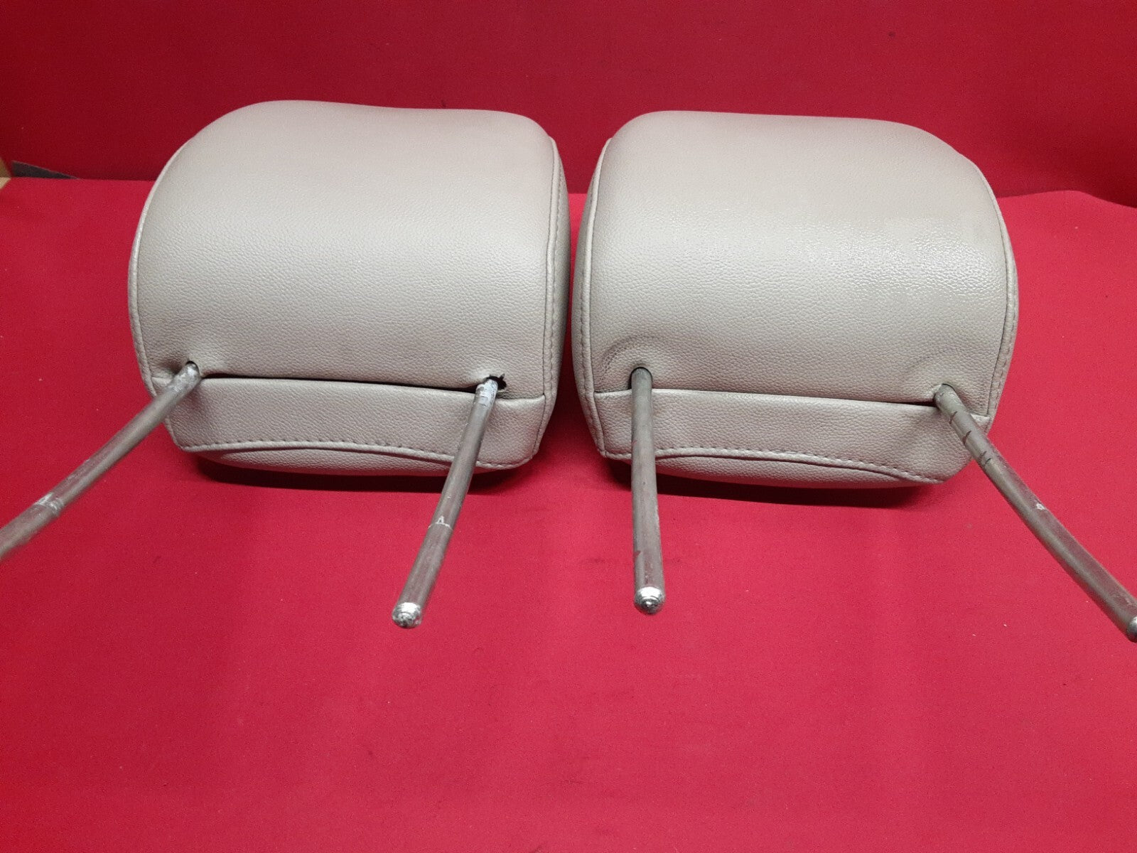 2006 - 2010 Chrysler 300 Dodge Charger FRONT Headrest Set Leather 1NR641D1AA