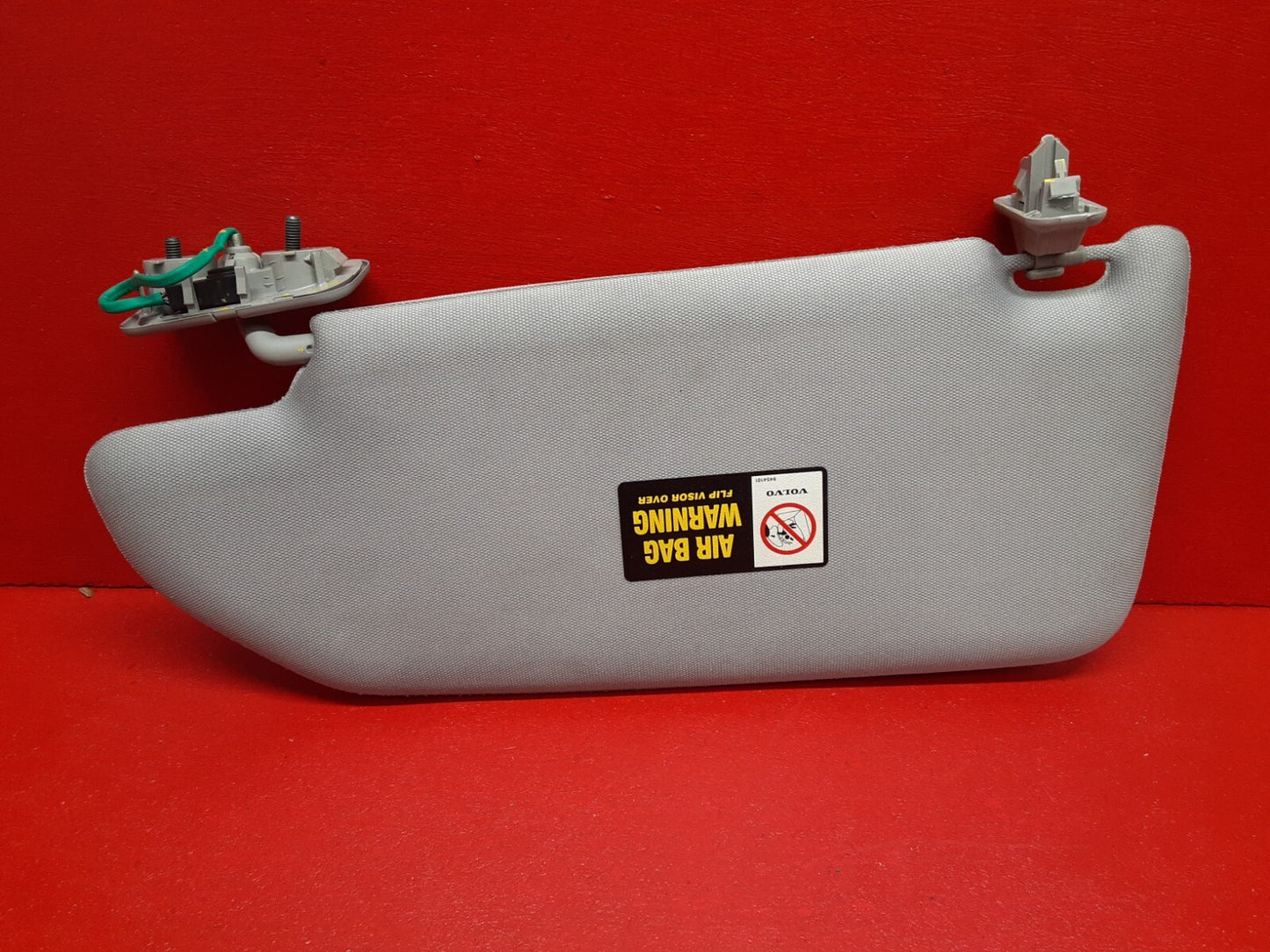 2003 - 2006 Volvo XC90 RIGHT PASSENGER SIDE Sun Visor Illuminated