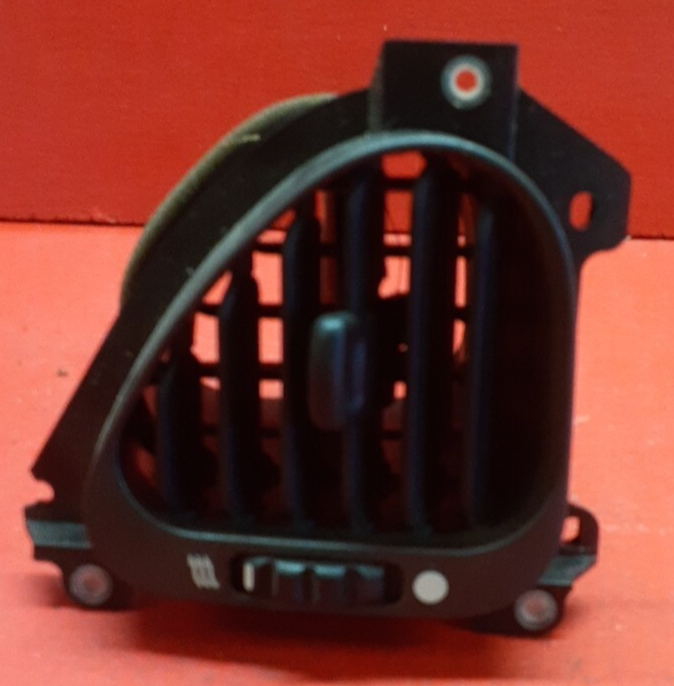 1997- 2006 Jaguar XK8 XKR Front Right Dash Vent Grille GJA6720AE