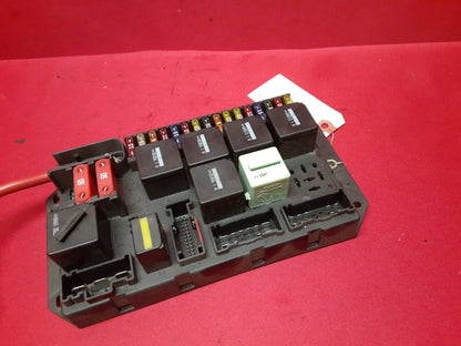 2005 Land Rover Range Rover HSE 4.4L V8 REAR Fuse Box Block YQE500290