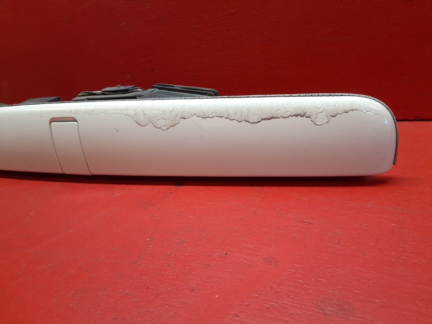 1998 - 2000 Volvo S70 Trunk Deck Lid License Plate Lamp Lock Molding Trim Handle