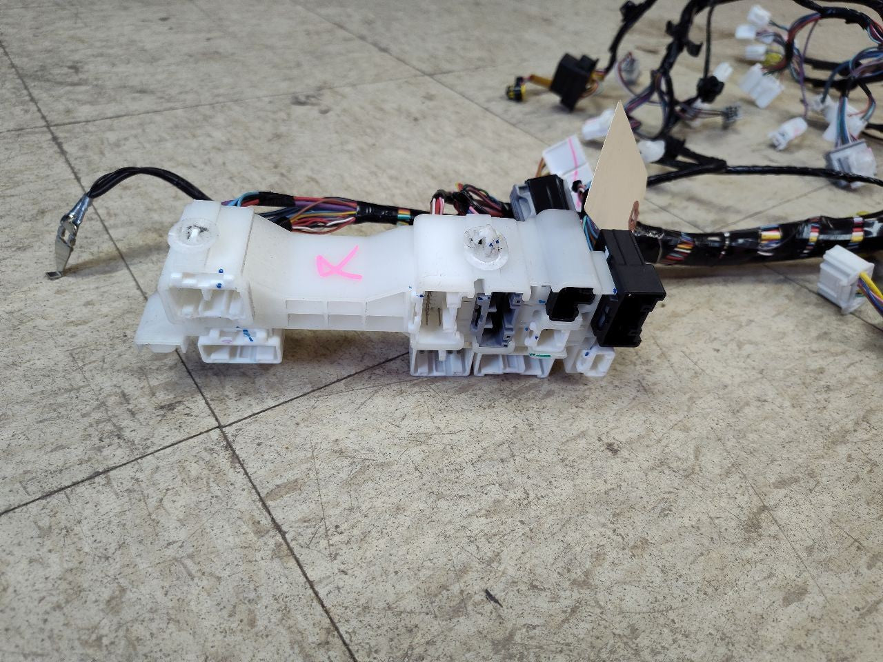 2019 Mitsubishi Eclipse CROSS Instrument Panel Dash Wiring Harness 8522K518
