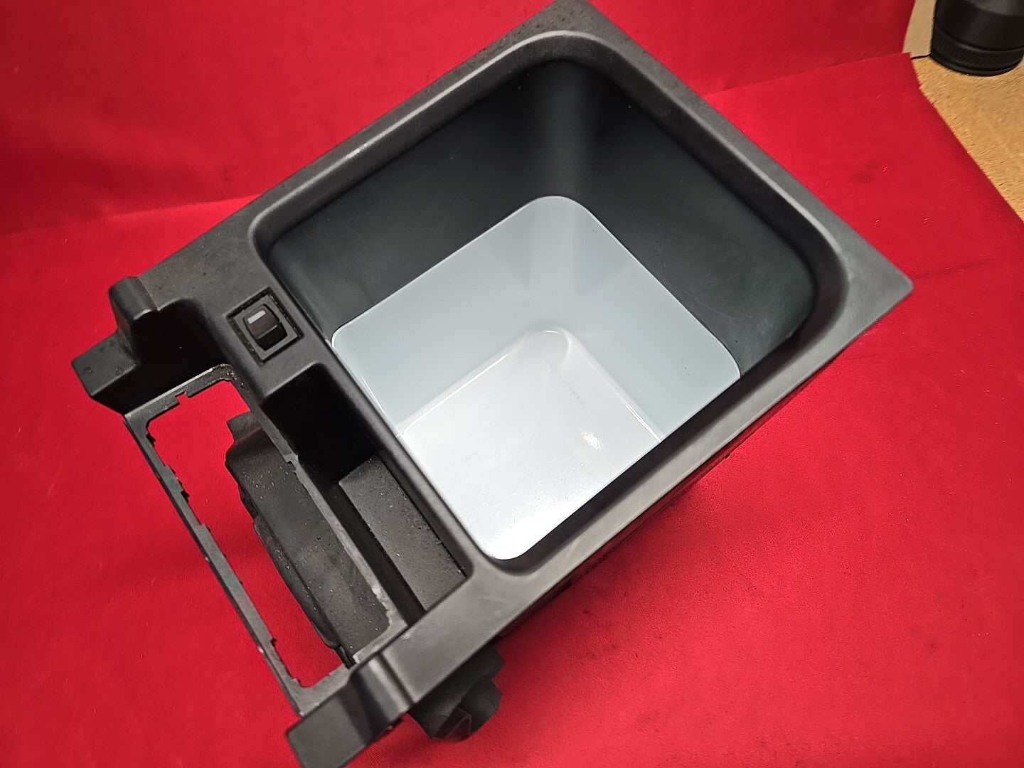2013 - 2022 Land Range Rover Center Console Mini Fridge Cooler Compartment Unit