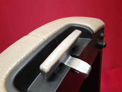 2011 - 2013 Kia Sorento Center Console Arm Rest Lid Beige Tan Vinyl 846602P000J7