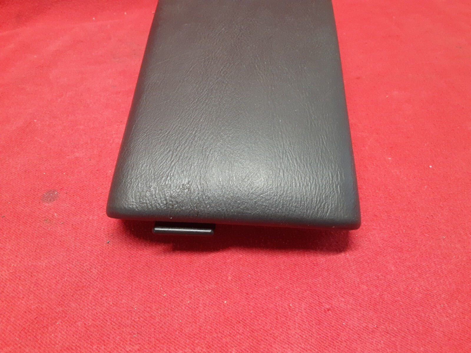 2002 - 2006 Subaru Legacy Outback Baja MANUAL TRANS Black Console Armrest Lid