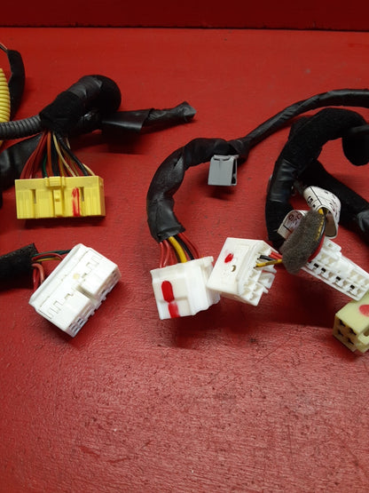 2006 Hyundai Elantra Interior Cabin Fuse Junction Block Pigtails 91110-2D001