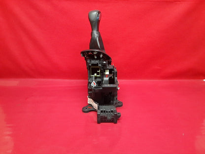 2013 Dodge Dart Automatic Transmission Floor Shifter Gear Selector W / Knob