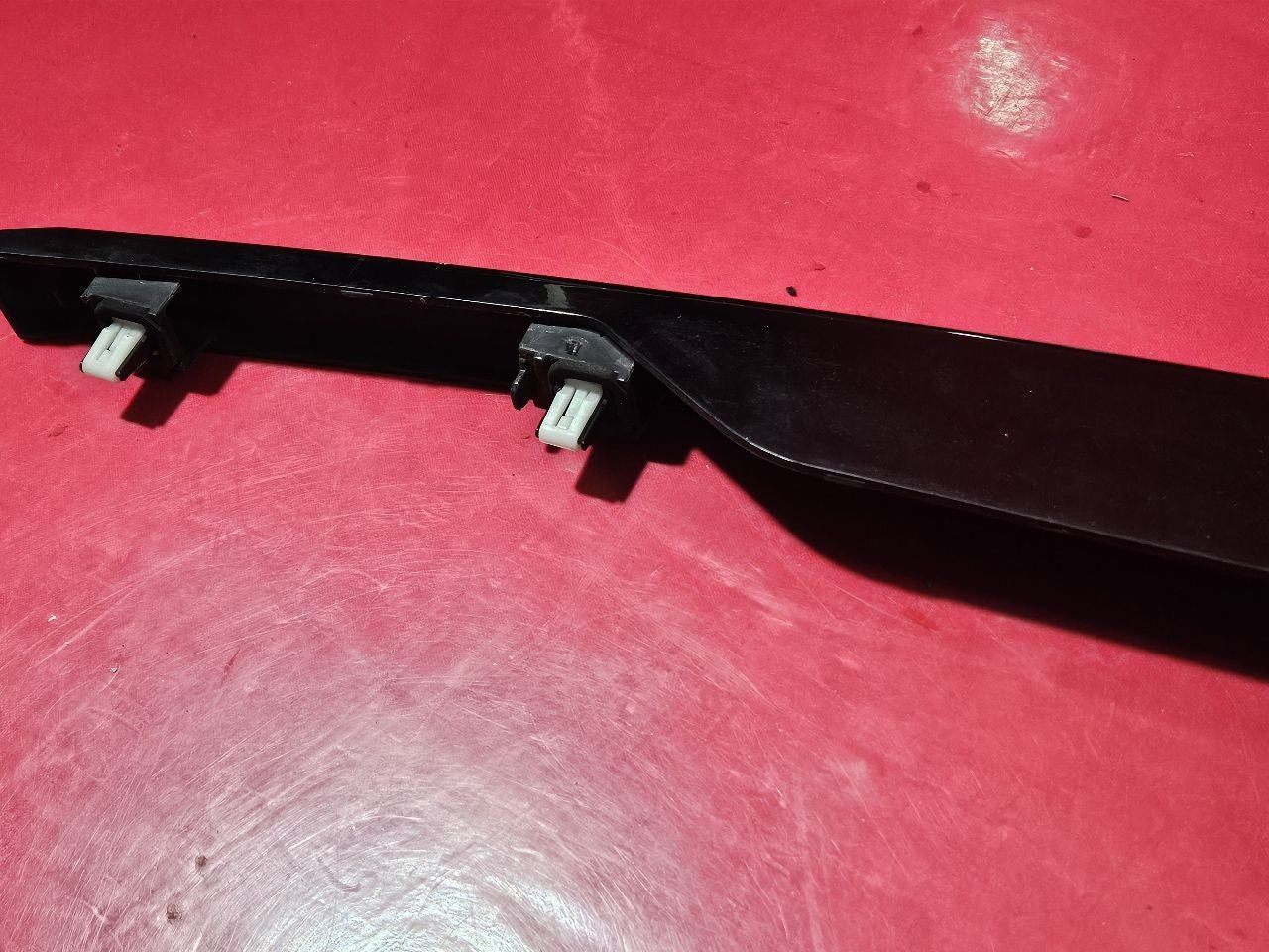 2012-2019 Range Rover Evoque Hatch Liftgate License Lamp Trim Handle Molding