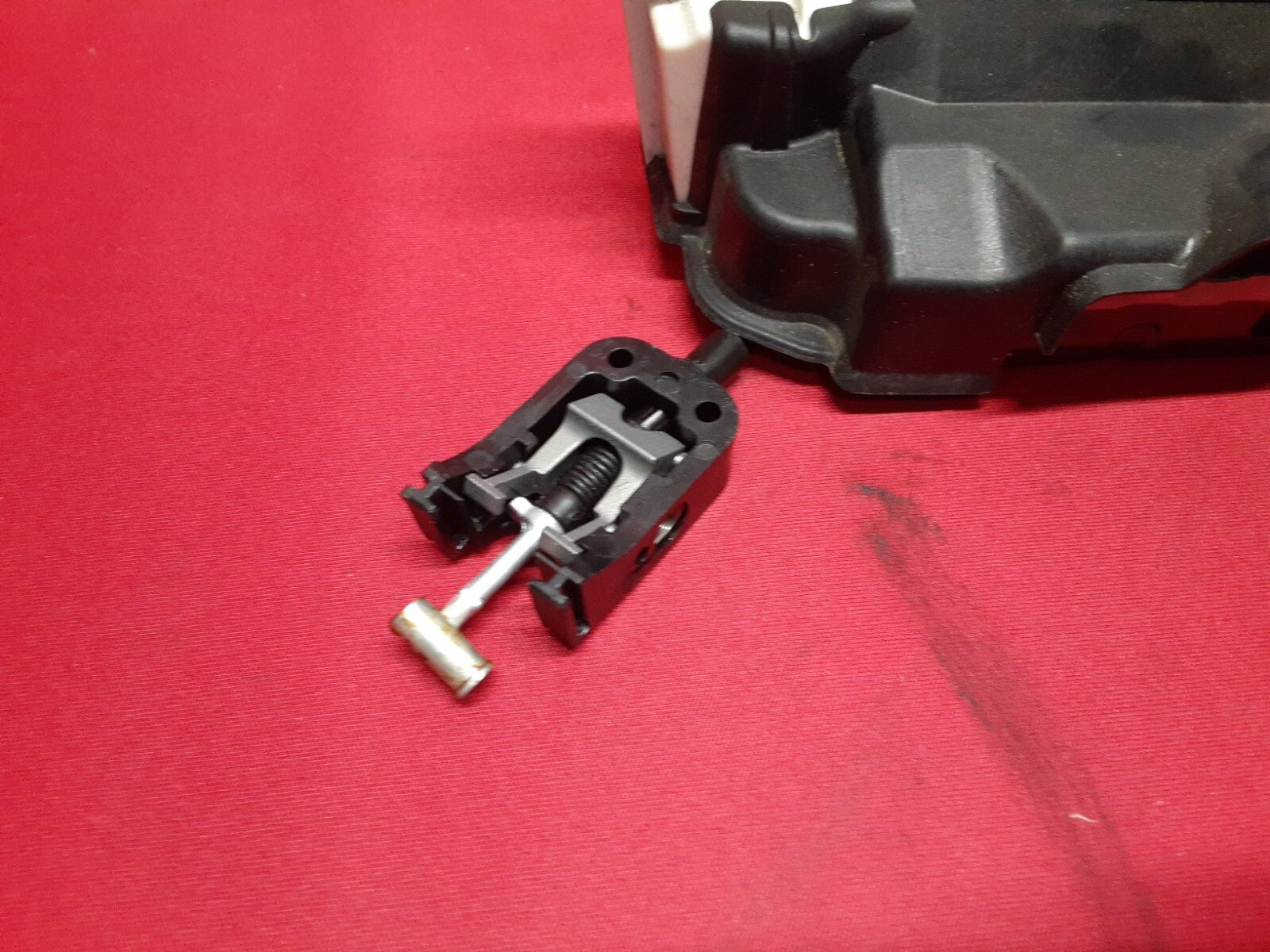 2009 - 2012 VW Tiguan / CC REAR RIGHT PASSENGER Door Latch Lock Actuator