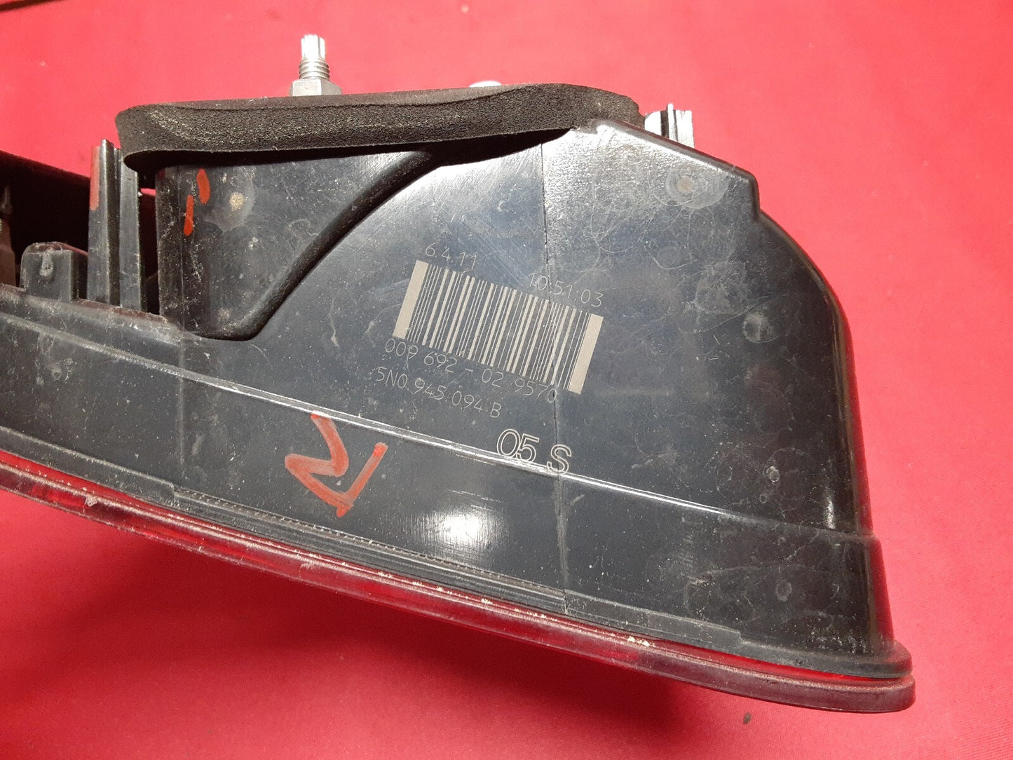2009 - 2011 VW Volkswagen Tiguan RIGHT PASSENGER Hatch Mounted Tail Light Lamp