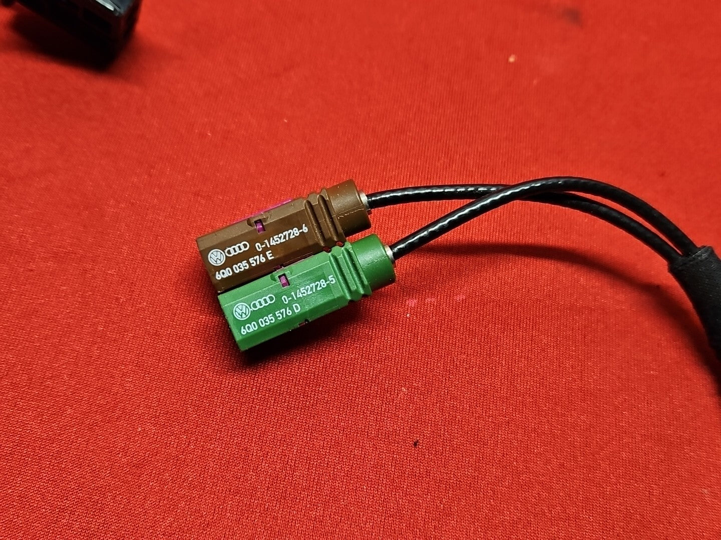 2007 - 2015 Audi Q7 - Sirius Satellite Radio Module - 4E0035593D - PIGTAILS