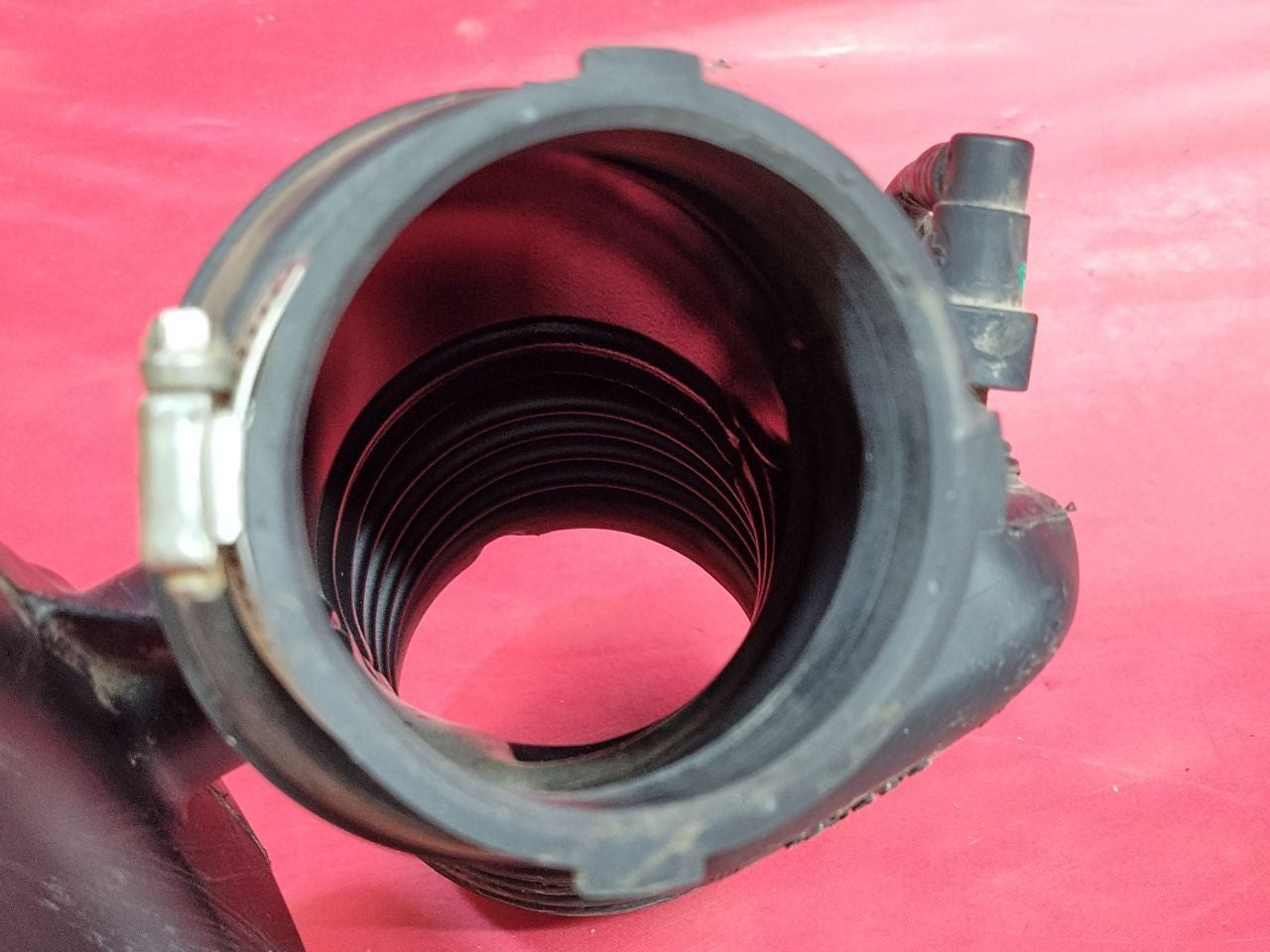 2012-2017 Chevy Buick GMC 3.6L V6 Air Cleaner Filter Box Outlet Hose Tube Duct