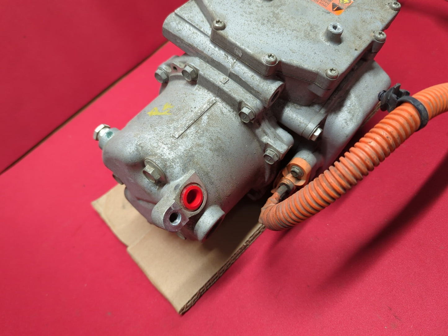 2011 - 2015 Chevy Volt Air Conditioning A/C Compressor Assembly 22799205