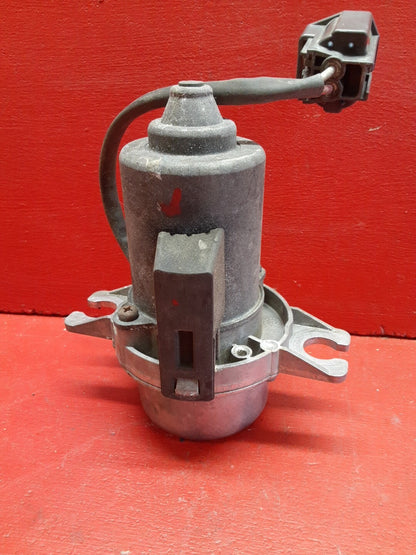 2007 Volvo V50 S40 Brake Vacuum Pump 30793023 / 008989-01